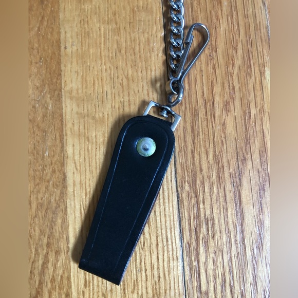 Dodson Leather Chain Wallet - Picture 4 of 9